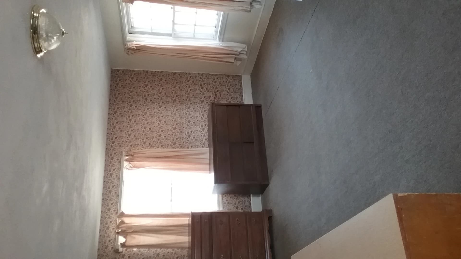 1300/1302 College  thumbnail 10