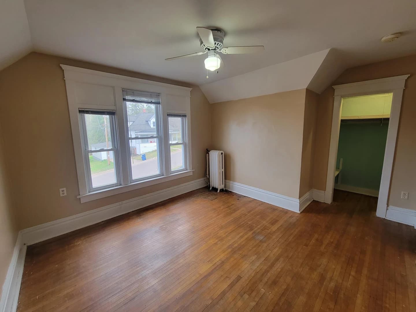 304 Garnet thumbnail 4