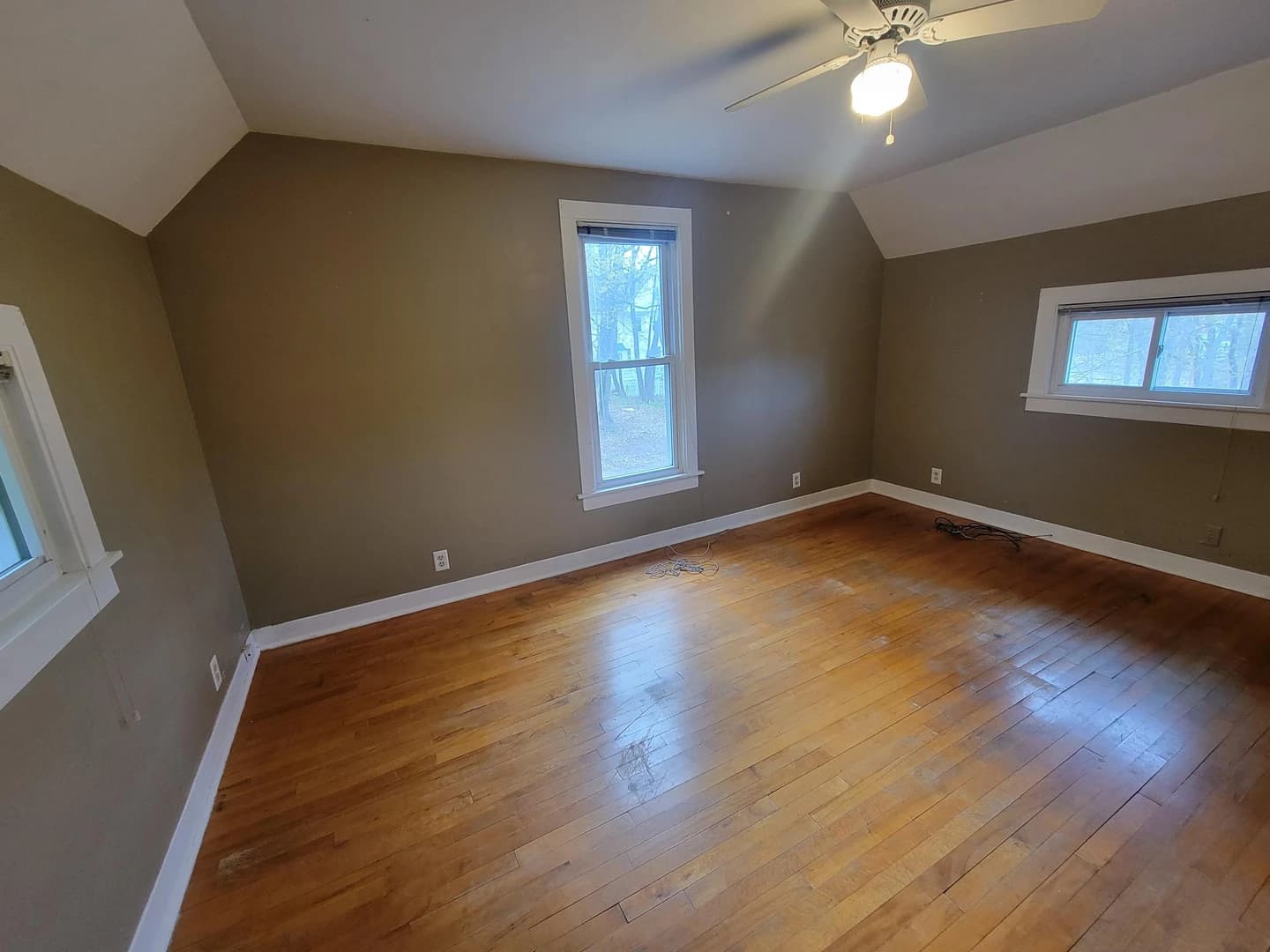 304 Garnet thumbnail 12