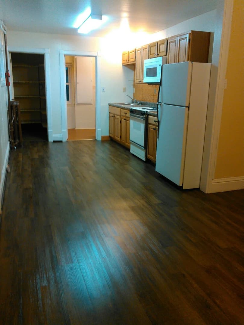 211 Blanche St thumbnail 4