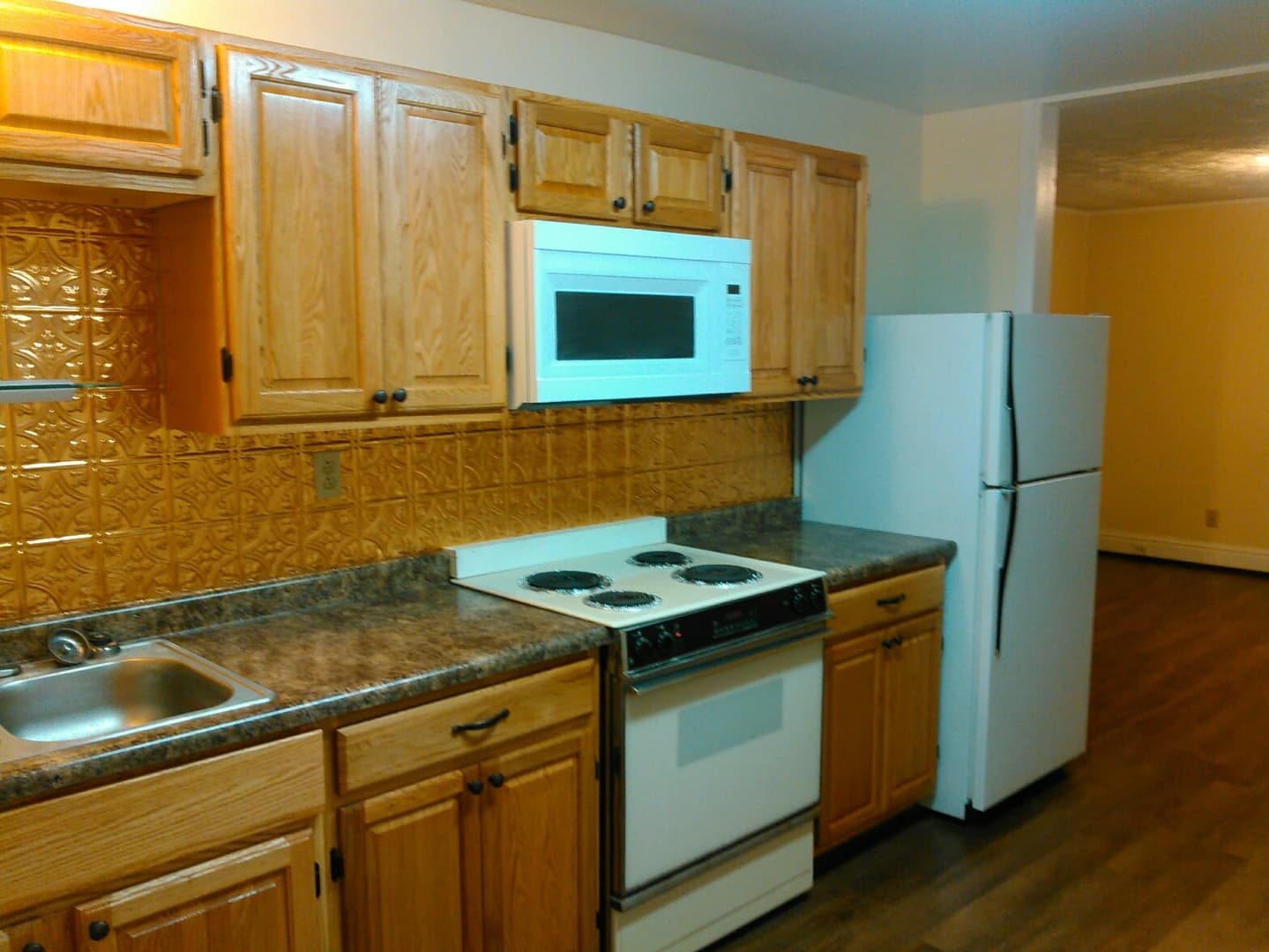 211 Blanche St thumbnail 2