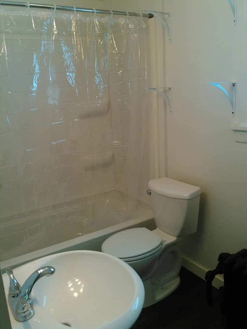 225 Hubbell thumbnail 8