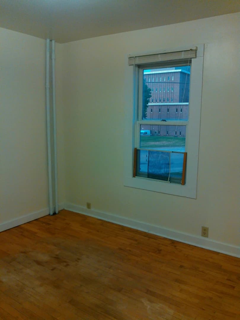 200 Vivian thumbnail 12