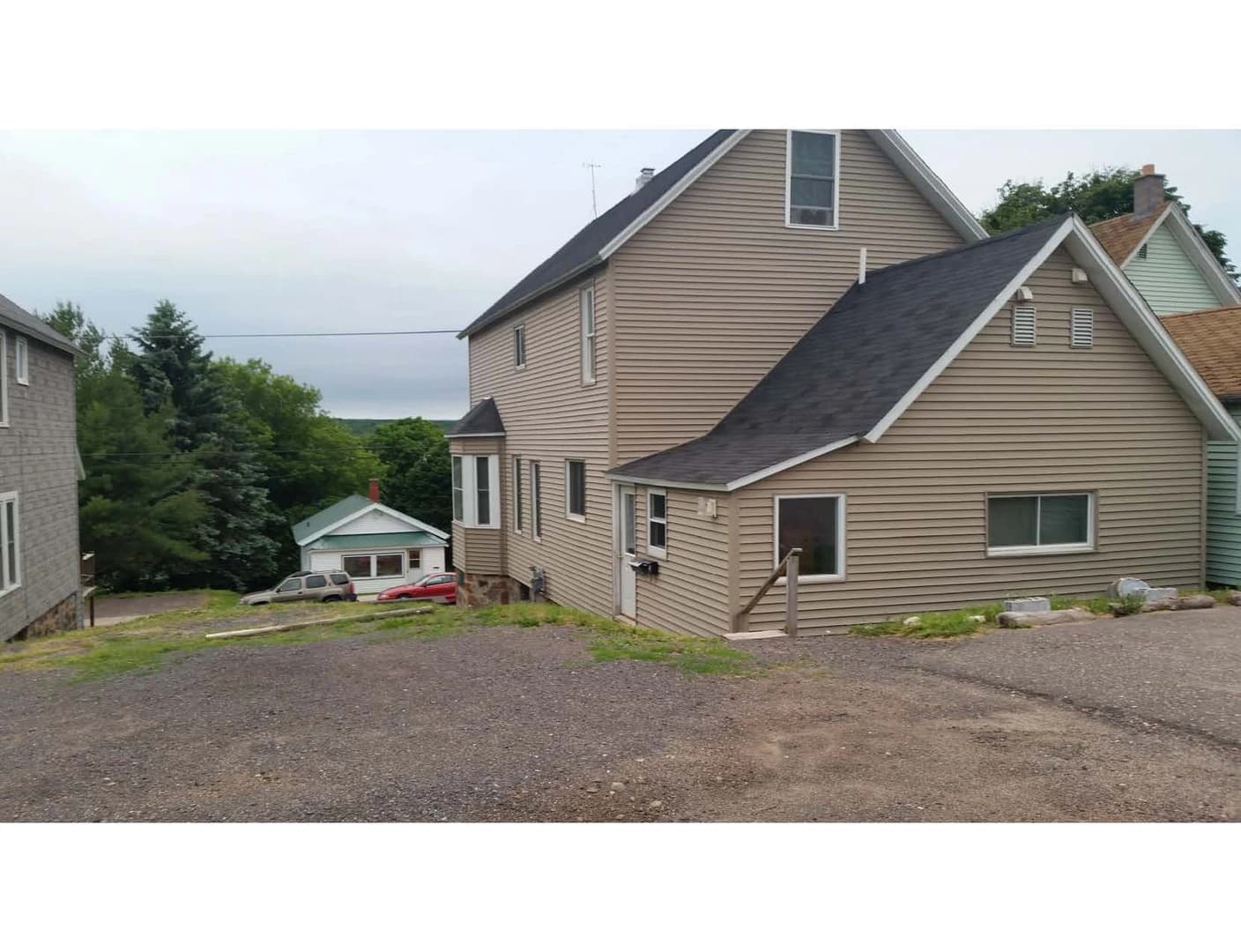 1011 Elm thumbnail 2