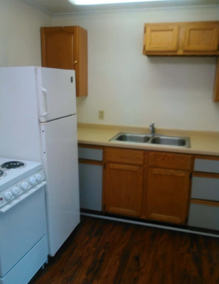 861 W. Franklin thumbnail 2