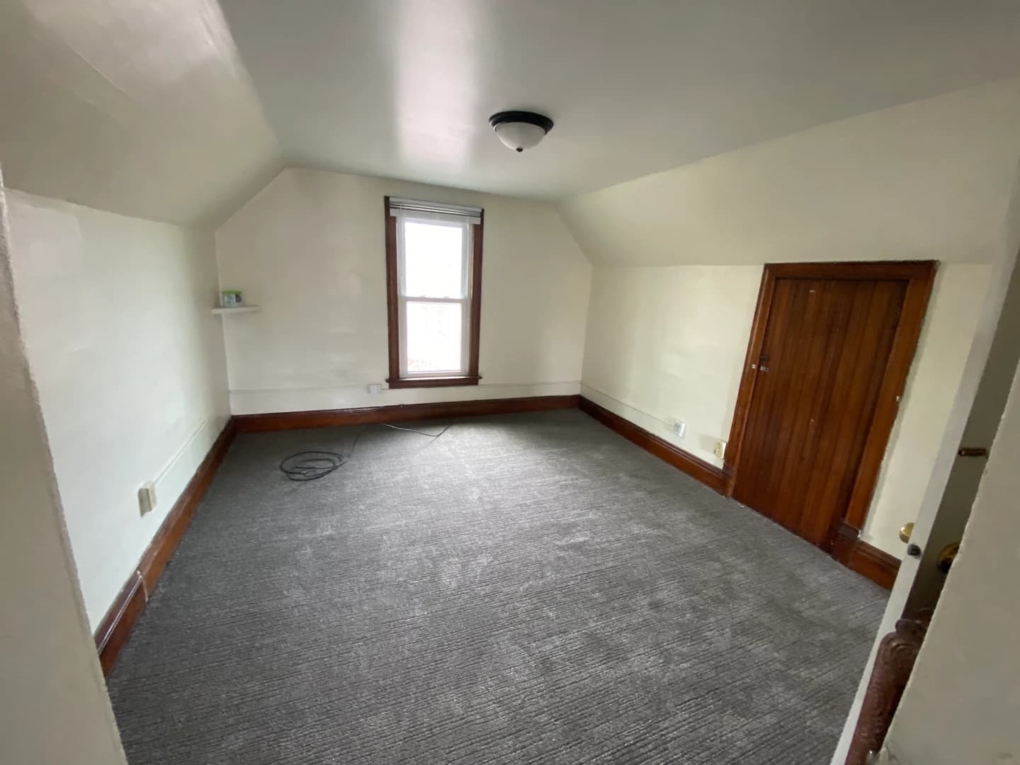 226 Hubbell thumbnail 10