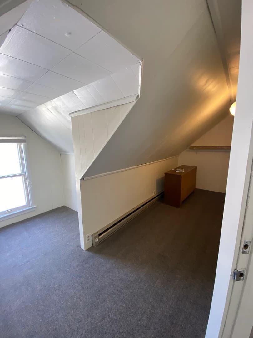 204 Vivian thumbnail 2