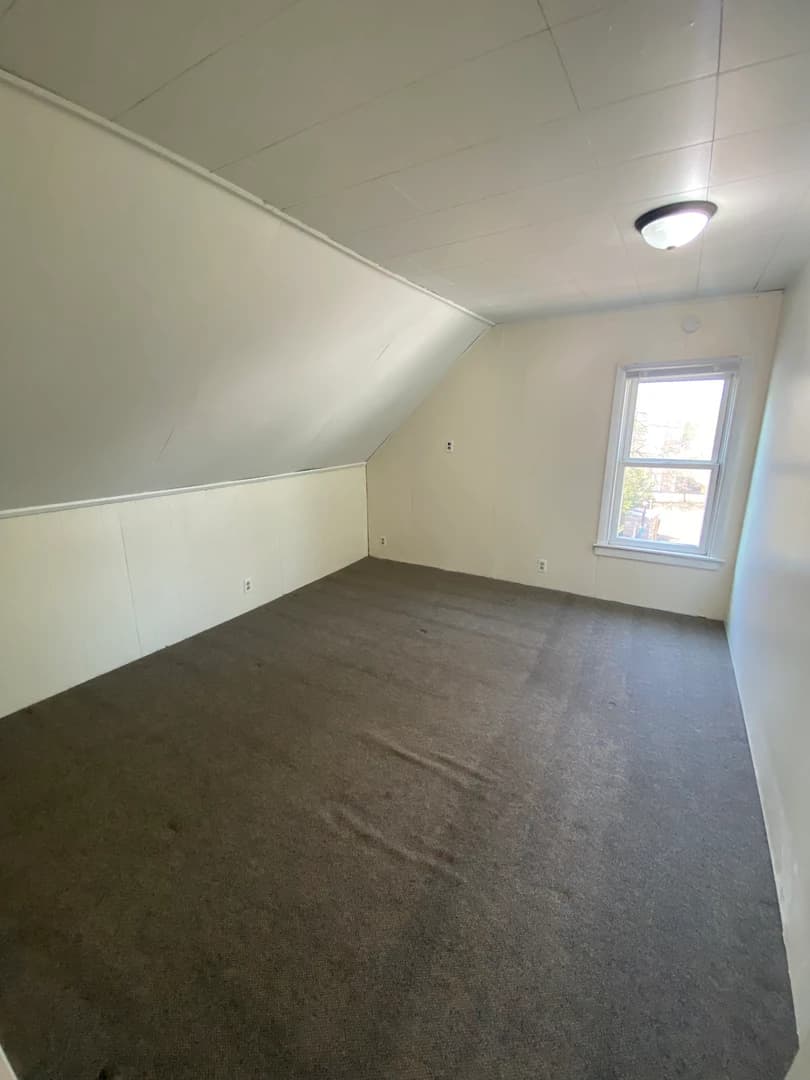 204 Vivian thumbnail 4