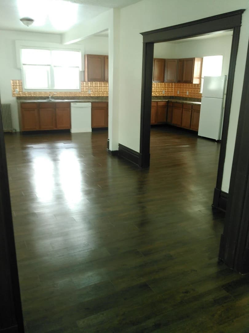 225 Hubbell thumbnail 4