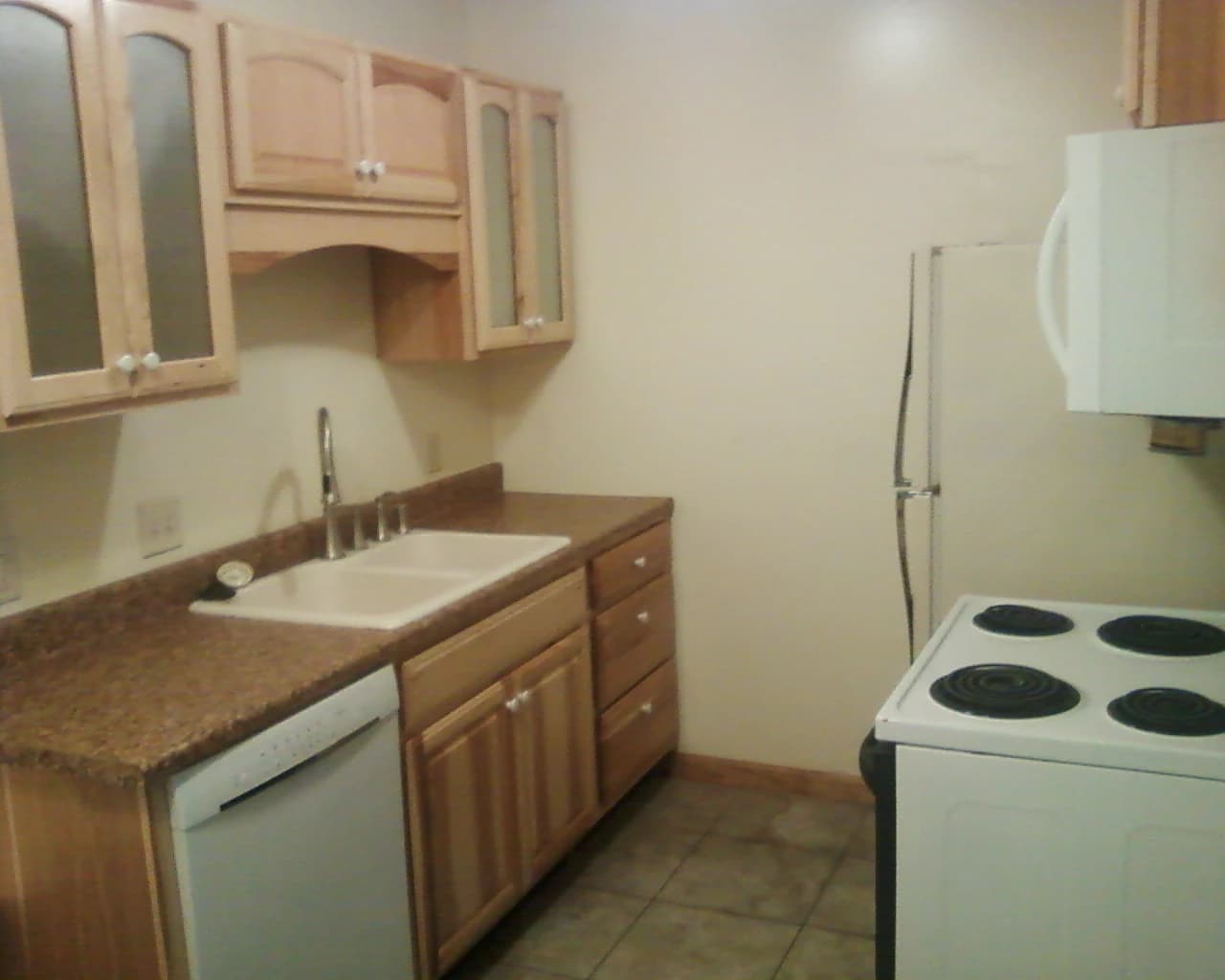 Lakeshore Apartments thumbnail 2